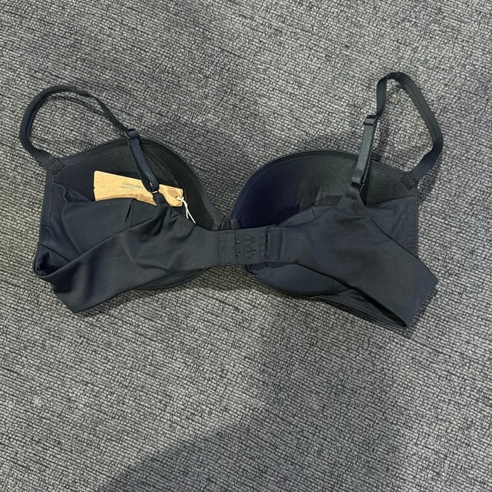 SKIMS Black Bra - Picture 5 of 5